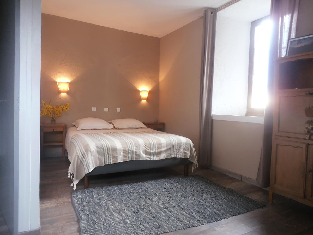 Bed and Breakfast La Vallee De Gaia Saint-Hilaire-de-Lavit Exterior foto